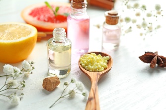 Khadi se specializuje na péči o vlasy pomocí nejpřirozenějších a nejúčinnějších ingrediencí pocházejících z ekologického zemědělství.